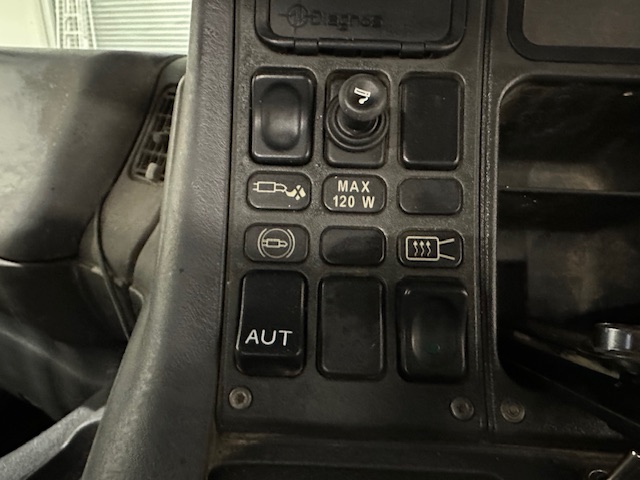 Scania P94 230 4×2 Day Cab Skip Loader