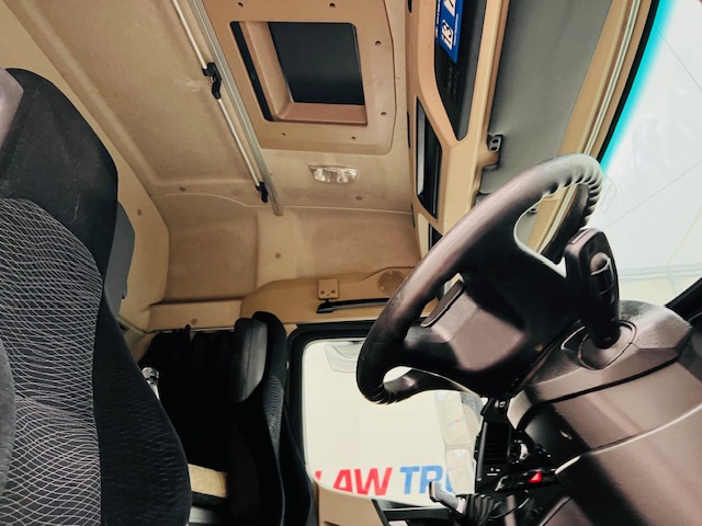 Mercedes Actros 1830 Sleeper Cab Curtainsider