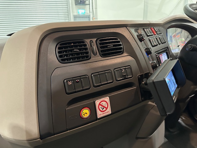 DAF LF 180 4×2 Day Cab Box Van