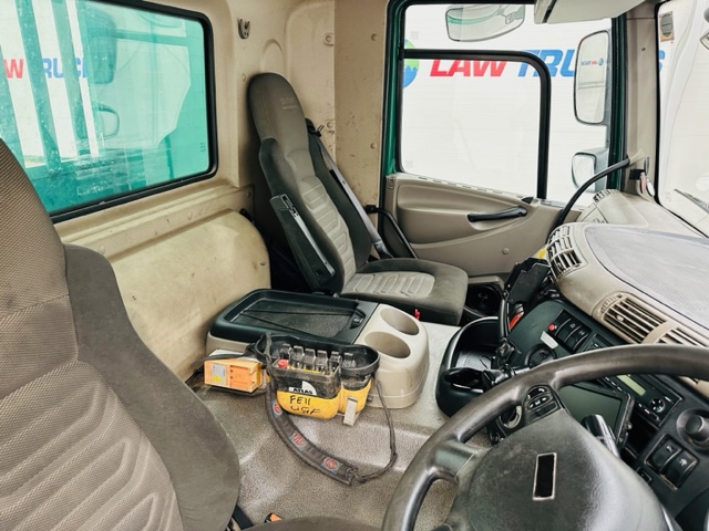 DAF CF75 310 Rear Lift Day Cab Dropside Brick Grab