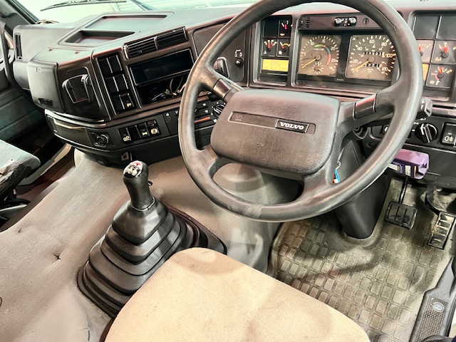 Volvo FM12 380 6×2 Midlift Tractor Unit Manual