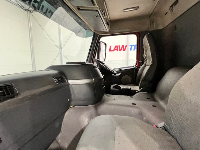 Volvo FM12 340 8×4 Day Cab Chassis Cab