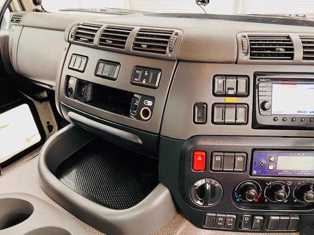 DAF CF 400 8×4 Day Cab Tipper