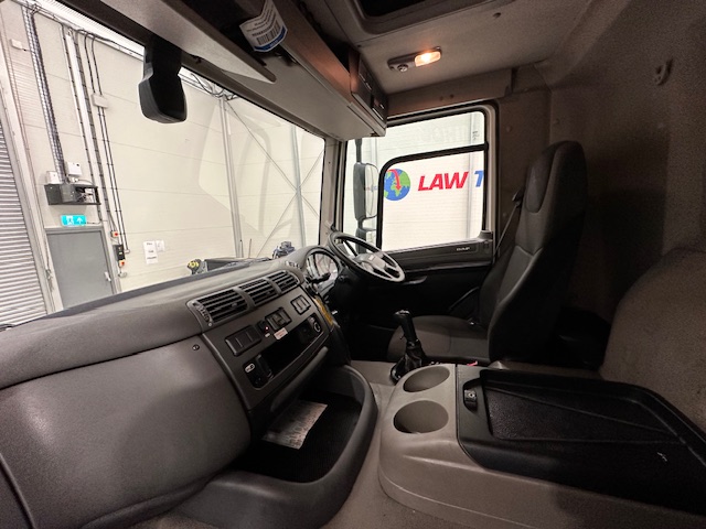 DAF CF 290 6×2 Rear Steer Fridge Box