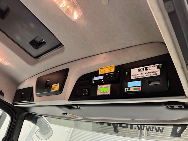 Mercedes Antos 1827 Day Cab Fridge Box