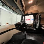Mercedes Actros 1824 4×2 Sleeper Cab Curtainsider - thumbnail
