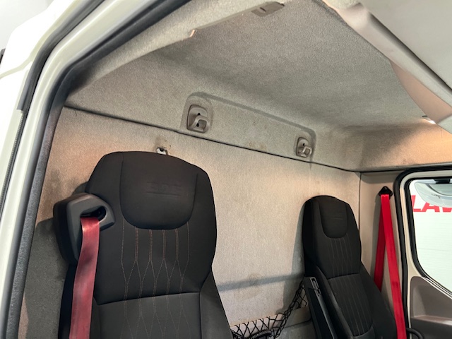 DAF LF 230 4×2 Day Cab Fridge Box