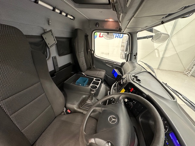 Mercedes Axor 1824 Day Cab Fridge Box