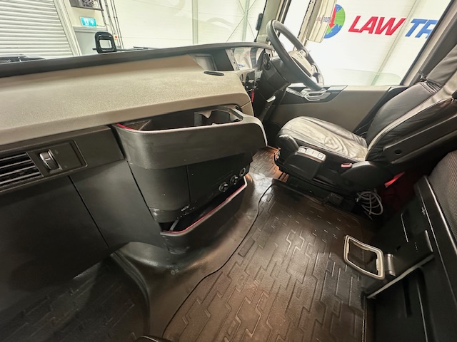 Volvo FH 500 6×2 Midlift Tractor Unit