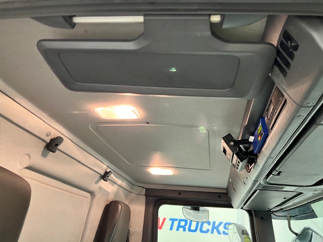 Scania P280 6×2 Rear Lift Day Cab Fridge Box