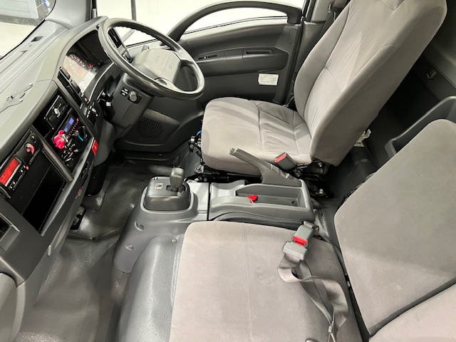 Isuzu N75.190 Day Cab Box Van