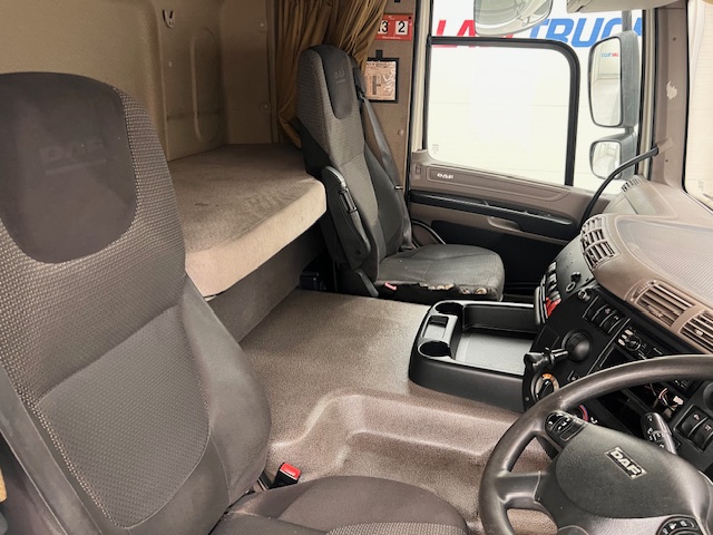 DAF CF75 310 Rear Lift Sleeper Cab Curtainsider