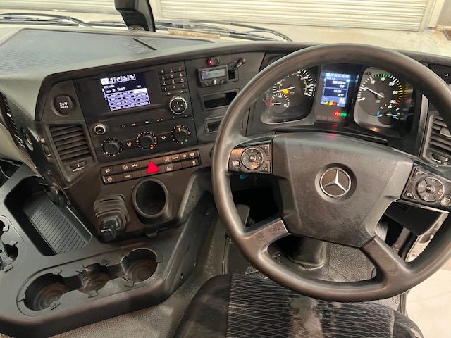 Mercedes Actros 2530 6×2 Day Cab Curtainsider