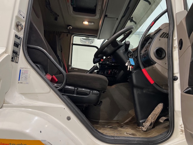 DAF CF85 360 8×4 Sleeper Cab Tipper Manual