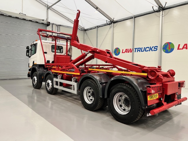 Scania P370 8×4 Rest Cab Hookloader Manual