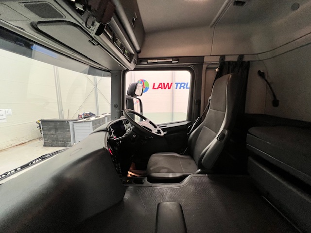 Scania P250 4×2 Sleeper Cab Fridge Box