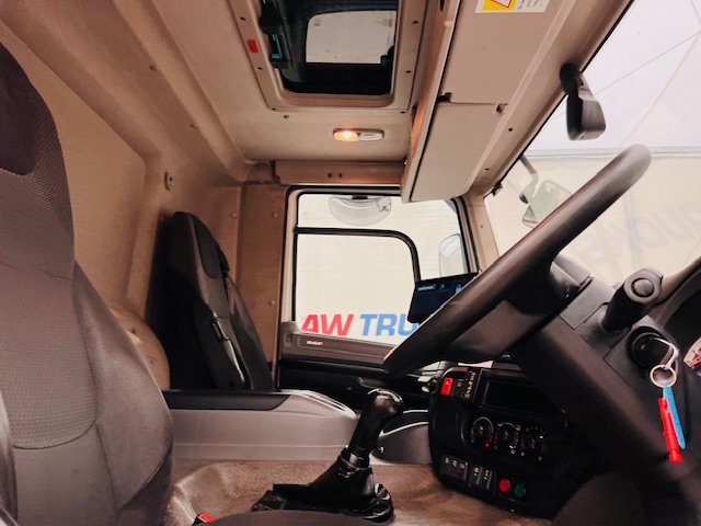 DAF CF 290 6×2 Rear Steer Fridge Box