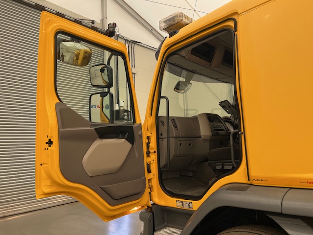 DAF LF 250 4×2 Sleeper Cab Gritter