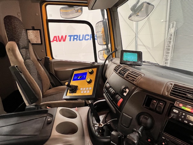 DAF CF75 310 6×4 Day Cab Gritter