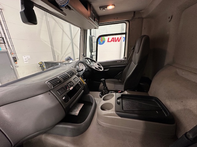 DAF CF 290 6×2 Rear Steer Fridge Box