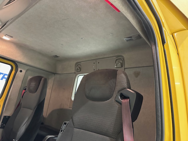 DAF LF 250 4×2 Rest Cab Tractor Unit