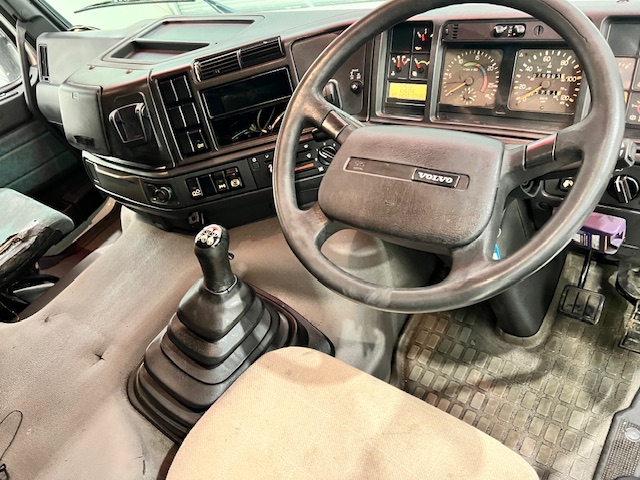 Volvo FM12 380 6×2 Midlift Tractor Unit Manual