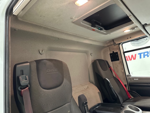 DAF CF 330 Rear Lift Day Cab Fridge Box