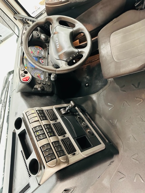 Iveco Stralis 450 4×2 Tractor Unit