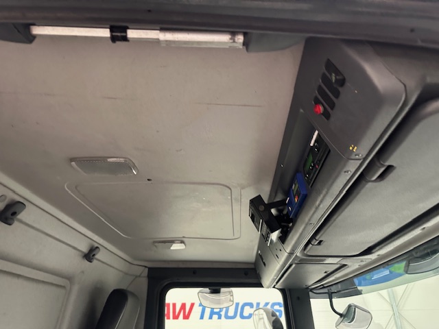 Scania P280 6×2 Rear Lift Day Cab Fridge Box