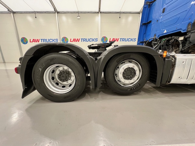 Mercedes Actros 2545 6×2 Midlift Tractor Unit