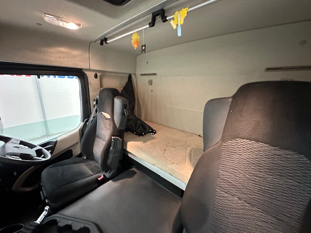 Mercedes Actros 1824 4×2 Sleeper Cab Box Van