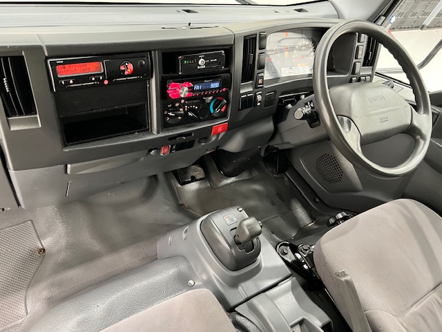 Isuzu N75.190 Day Cab Box Van