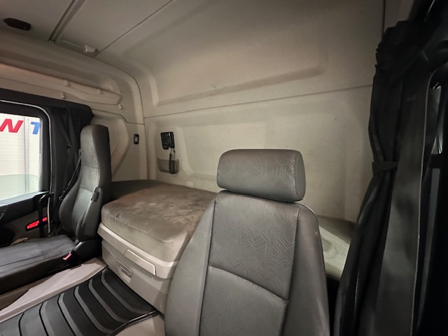 Scania G410 4×2 Sleeper Cab Tractor Unit