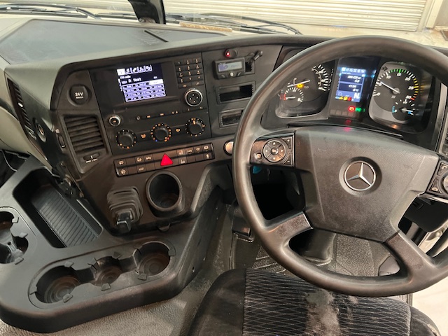 Mercedes Actros 2530 6×2 Day Cab Curtainsider