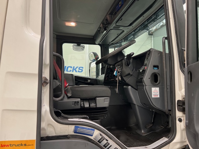 Scania P280 6×2 Rear Lift Day Cab Fridge Box