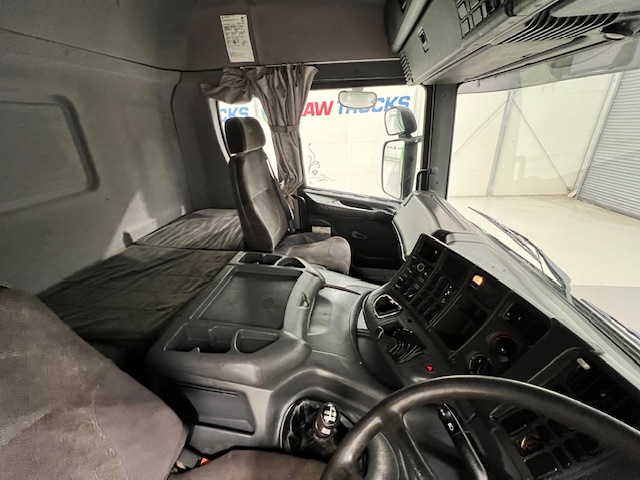 Scania P94 220 4×2 Sleeper Cab Flatbed