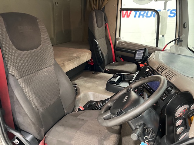 DAF CF85 360 8×4 Sleeper Cab Tipper Manual