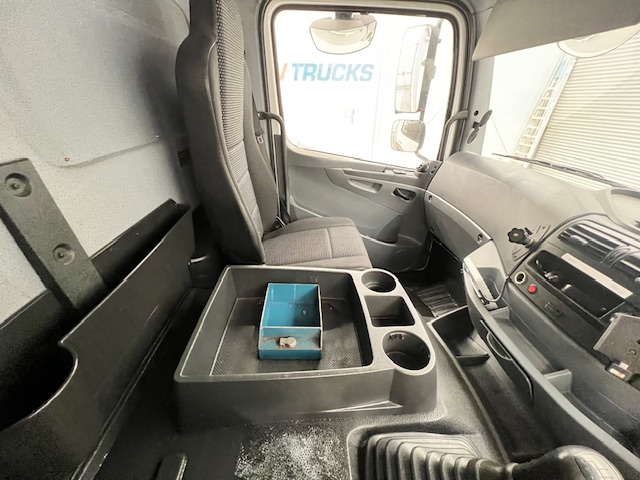 Mercedes Axor 1824 Day Cab Box Van