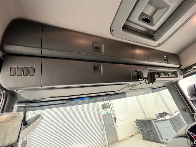 Scania P250 4×2 Sleeper Cab Fridge Box