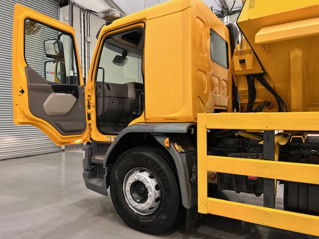 DAF LF 250 4×2 Sleeper Cab Gritter