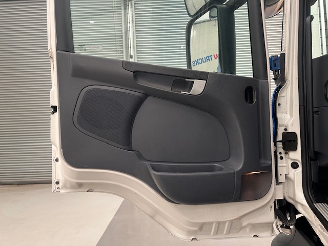 Scania P250 4×2 Sleeper Cab Fridge Box