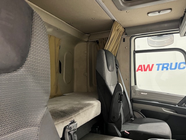 DAF CF85 360 6×2 Midlift Tractor Unit