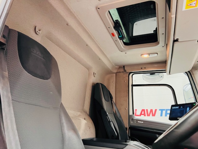 DAF CF 290 6×2 Rear Steer Fridge Box