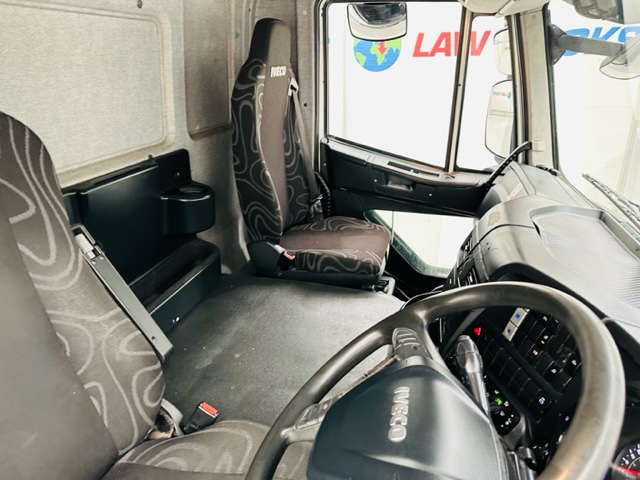 Iveco Stralis 310 AT 6×2 Fridge Box Van