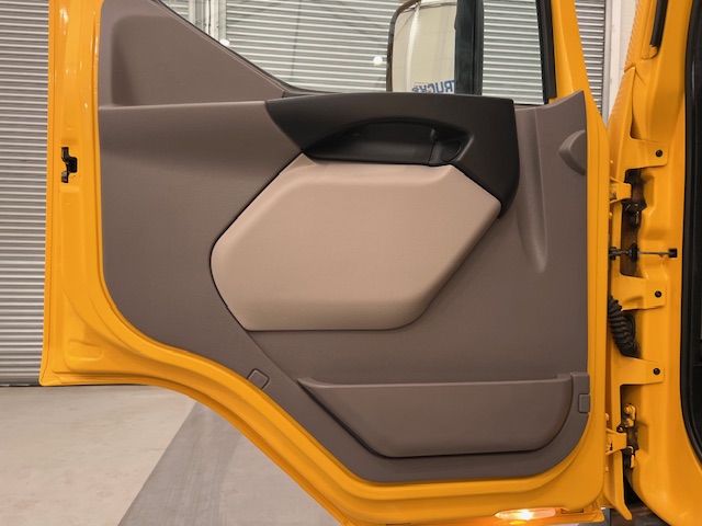 DAF LF 250 4×2 Sleeper Cab Gritter