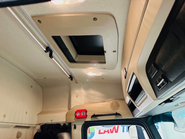 Mercedes Actros 1830 Sleeper Curtainsider Box Van