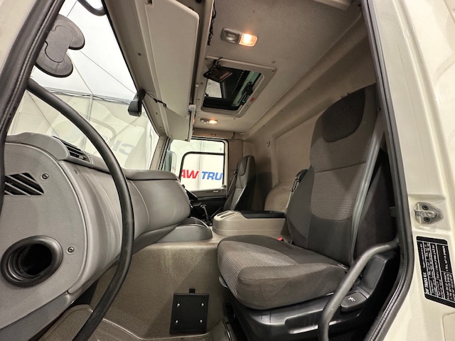 DAF CF 290 6×2 Rear Steer Fridge Box