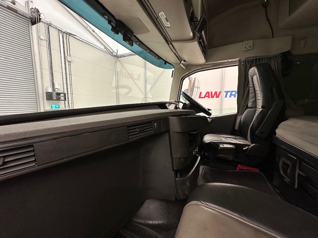 Volvo FH 460 6×2 Midlift Tractor Unit