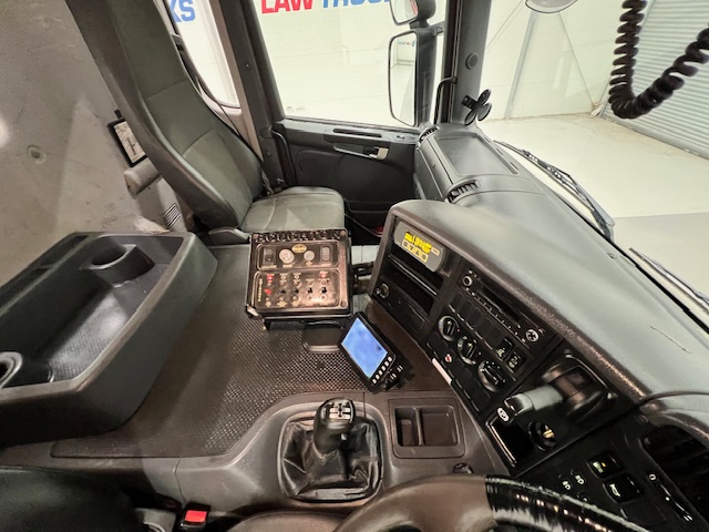 Scania P410 8×4 Day Cab Hookloader Manual
