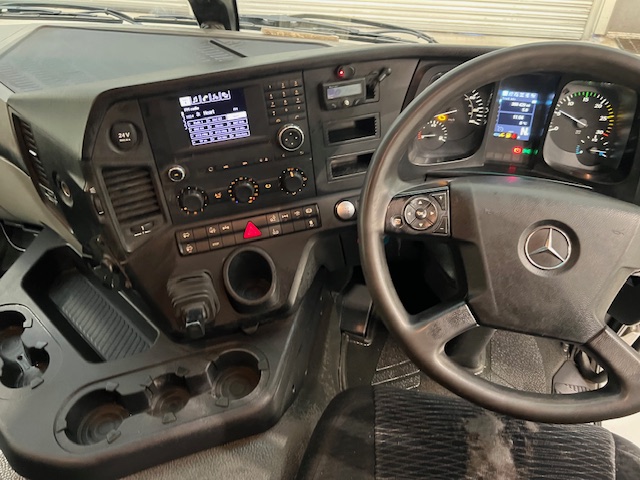 Mercedes Actros 2530 6×2 Day Cab Curtainsider